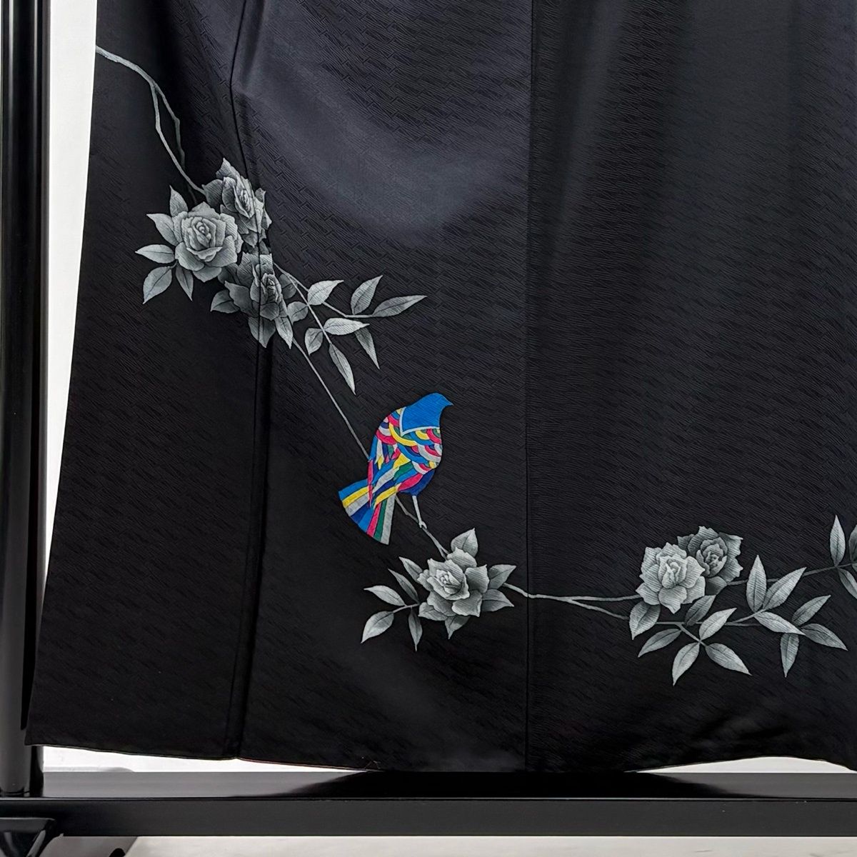 付下げ 身丈155.5cm 裄丈64cm M 袷 斉藤三才 落款 薔薇 鳥 黒 正絹