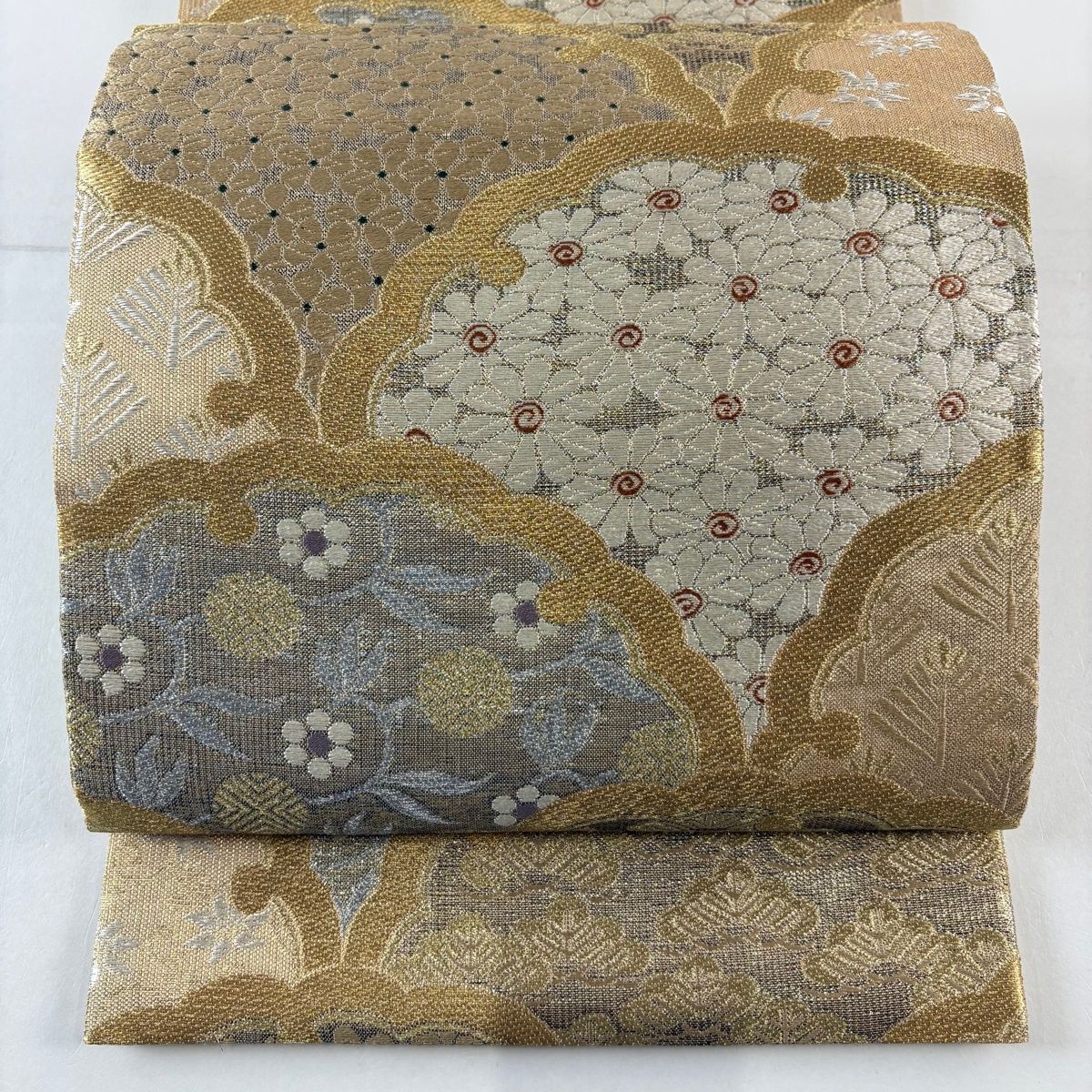 美品】 袋帯 名品 雪輪青海波 草花 金糸 唐織 金色 六通 正絹 【中古