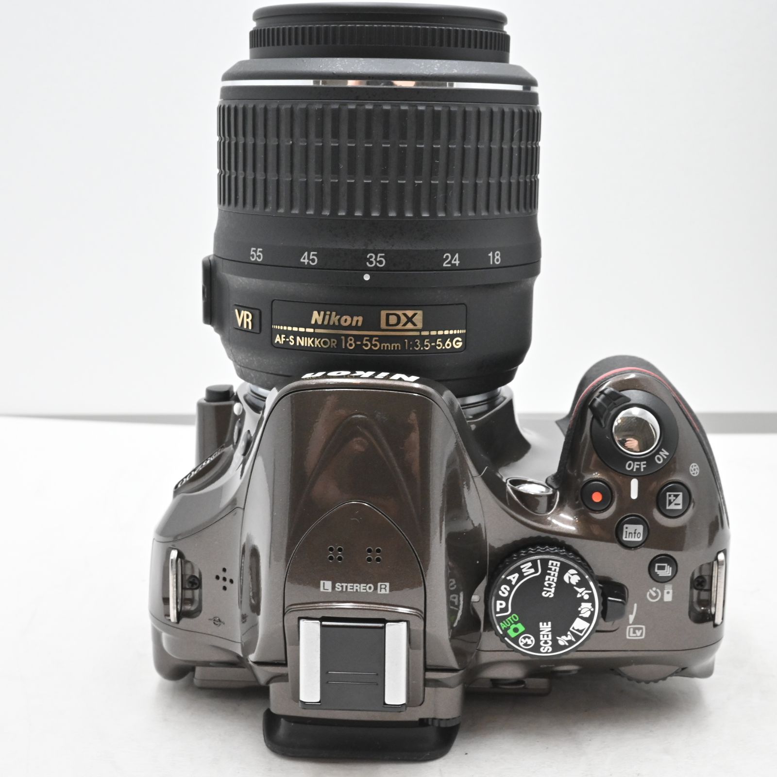 シャッター回数『1091』Nikon D5200 ダブルズームキット ブロンズ