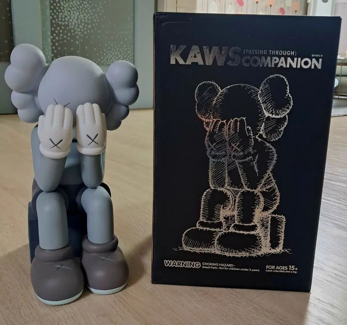 Kaws Passing through grey カウズ フィギュア 正規品 KAWS (passing through) companion カウズ フィギュア - メルカリ