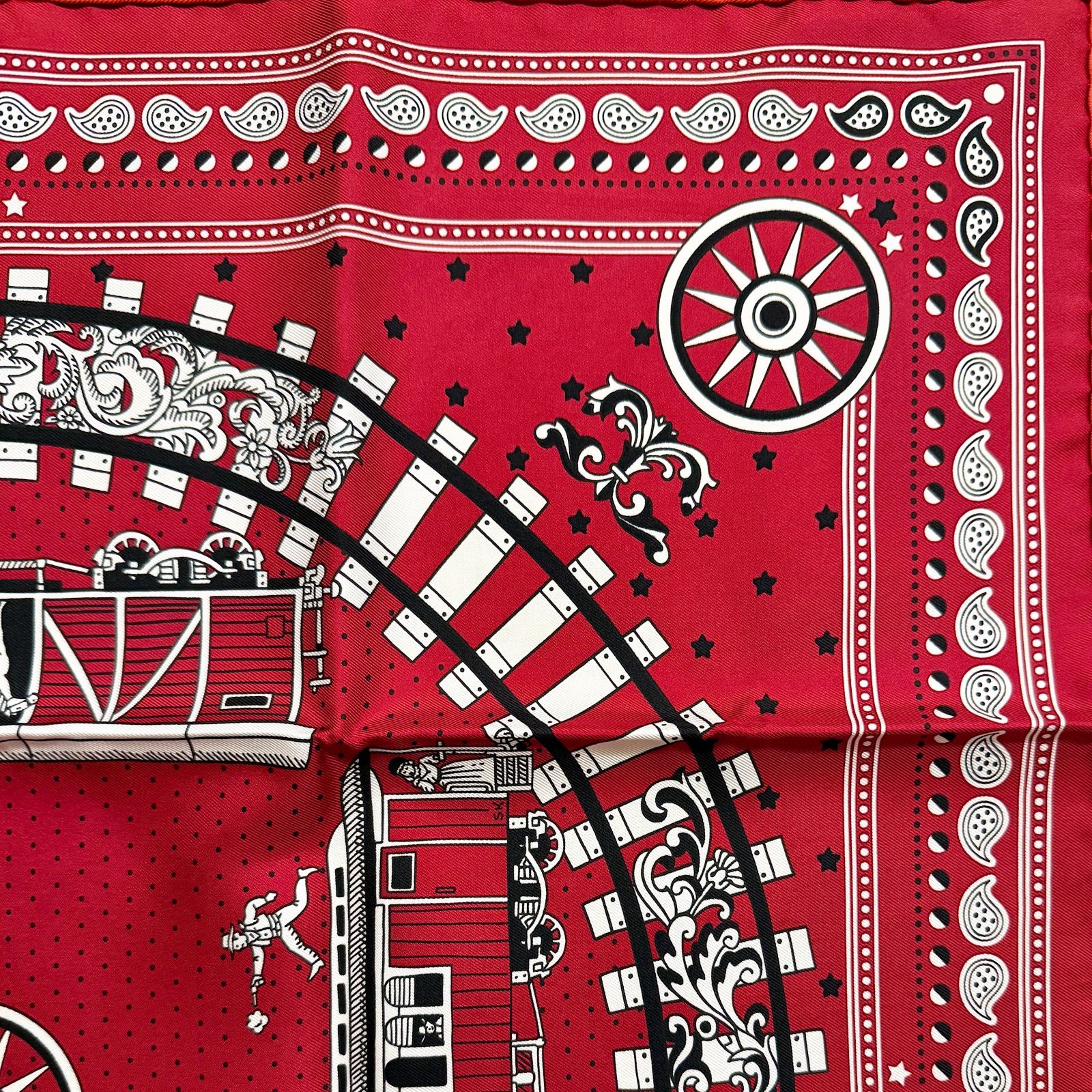 りりりりんこ様 極美品 エルメス シルクスカーフ カレ55 コーラス