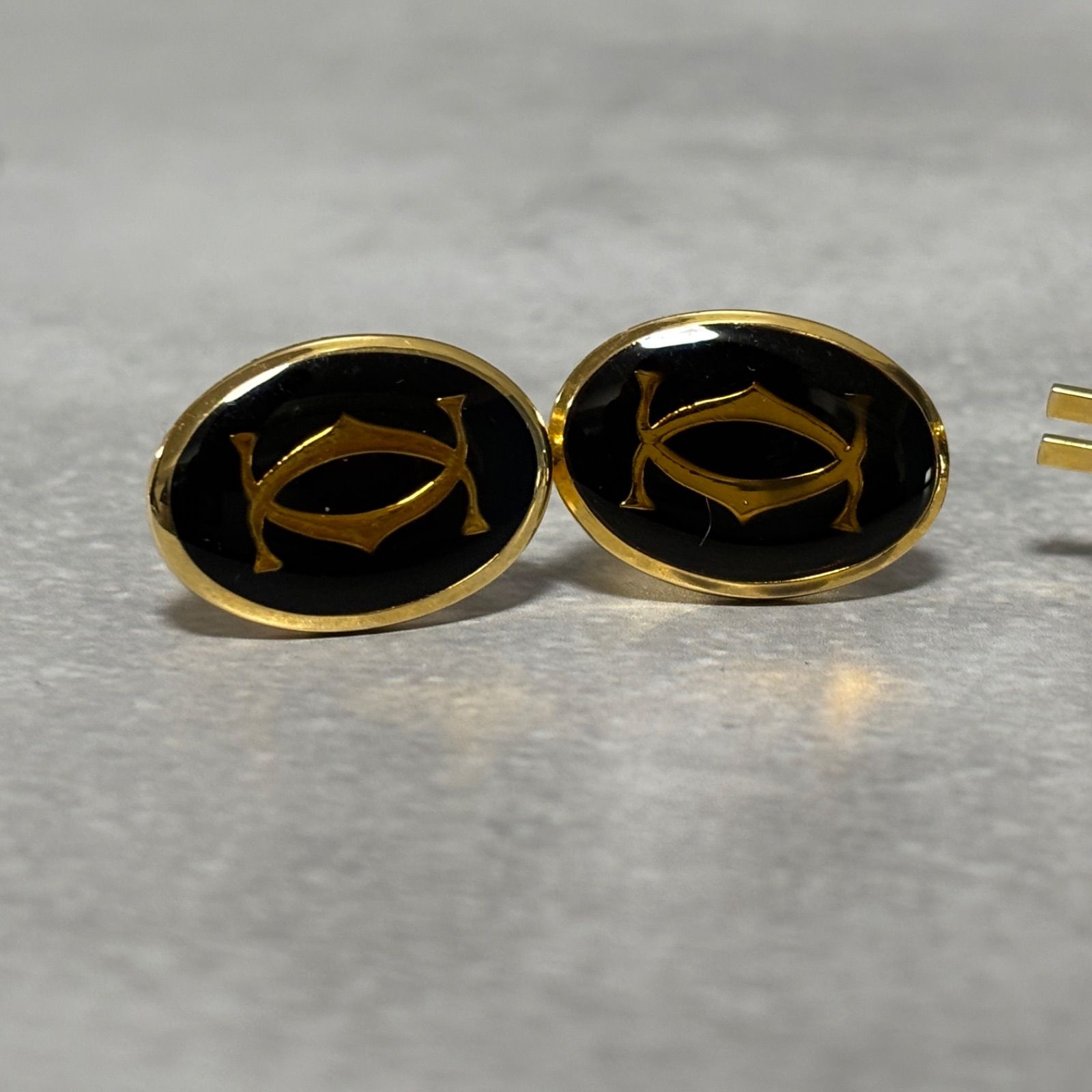 カルティエ　カフス　タイピン　セット販売　ロゴ　ブラック　美品　ヴィンテージ カルティエ カフス タイピン セット販売 ロゴ ブラック 美品