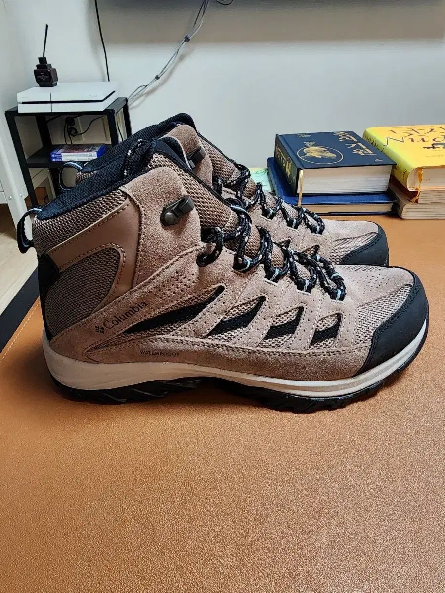 コロンビア クレストウッド ミッド ウォータープルーフ ワイドフィット 270