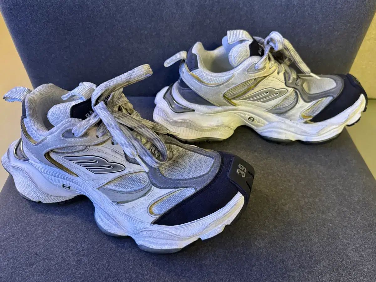 バレンシアガ カーゴ スニーカー 白 グレー 39