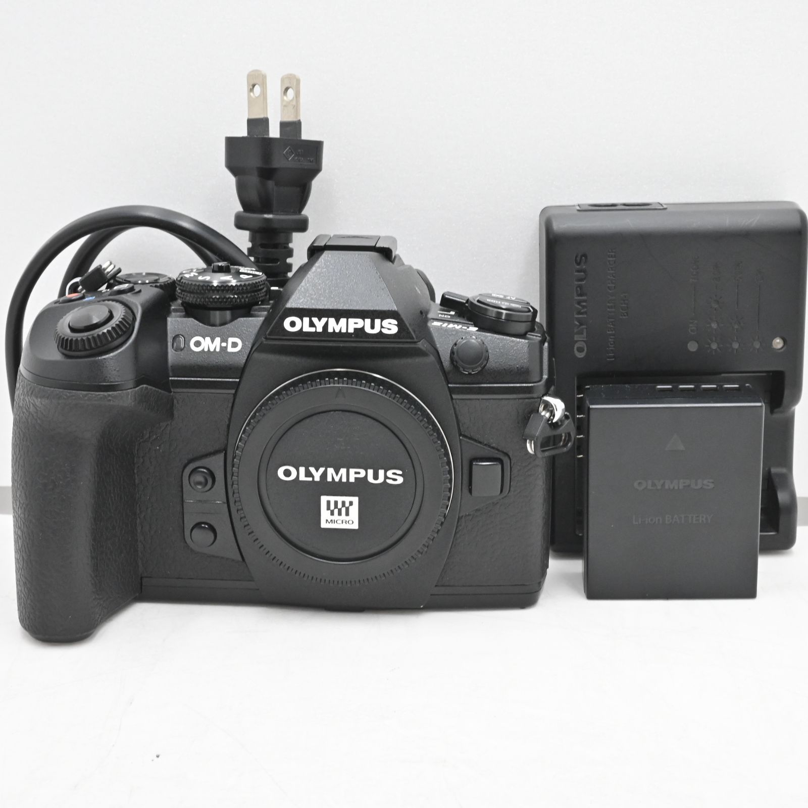 ショット数『4646』OLYMPUS ミラーレス一眼 OM-D E-M1 MarkII ボディ
