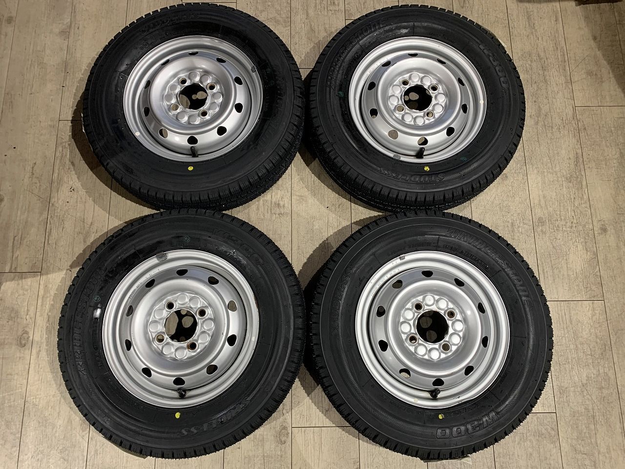 2512033 スタッドレス メーカー不明 スチールホイール 12インチ 3.5 J ?? PCD 100 4 H 68 mm W 300 145|80 R 12
