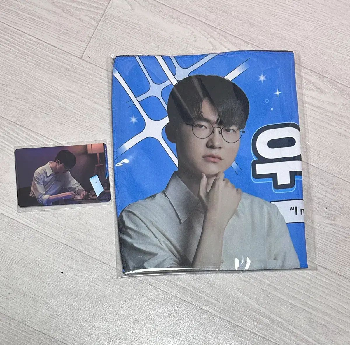 レッドブル UP T 1 FAKER フォトカード スローガン