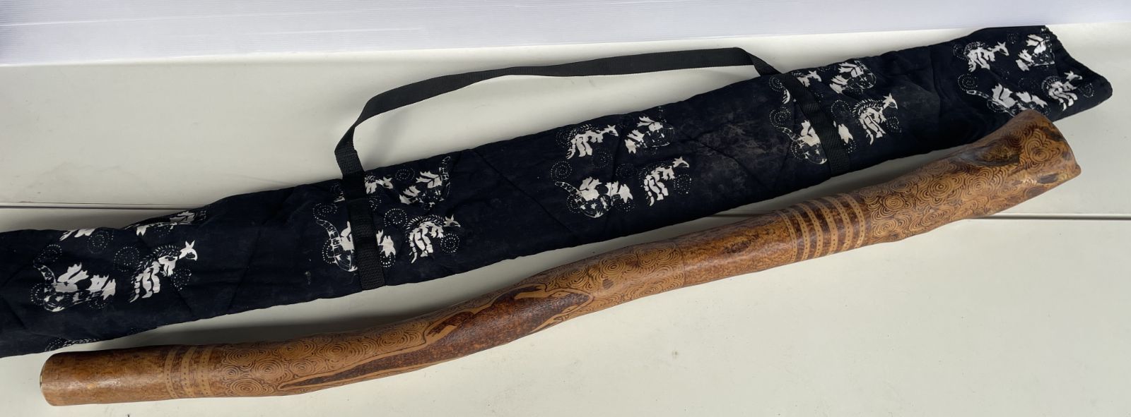 世界最古の金管楽器　ディジュリドゥ 世界最古の金管楽器 木製ディジュリドゥ 約118cm アボリジニ風ハンド