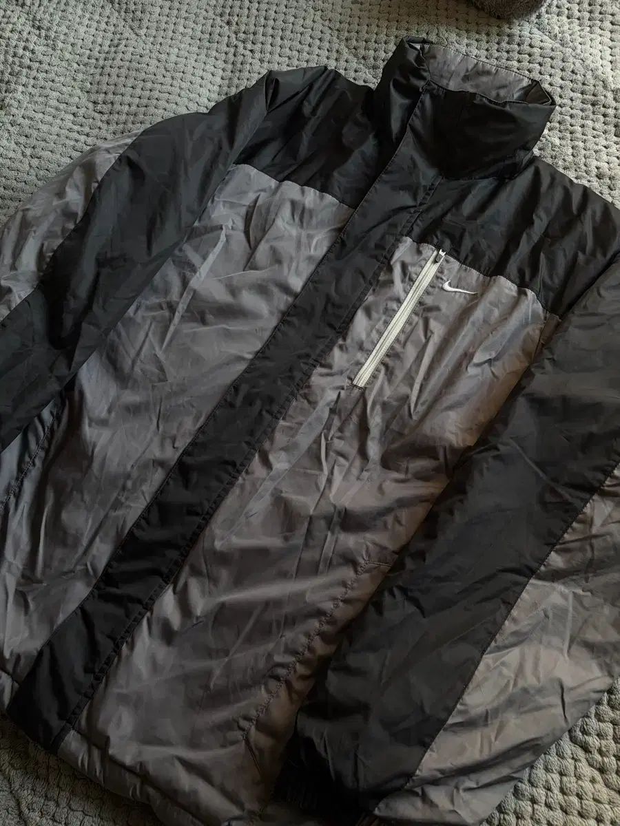 02 s NIKE ナイキ オールドスクール グレーブラック キルティング ウィンドブレーカー