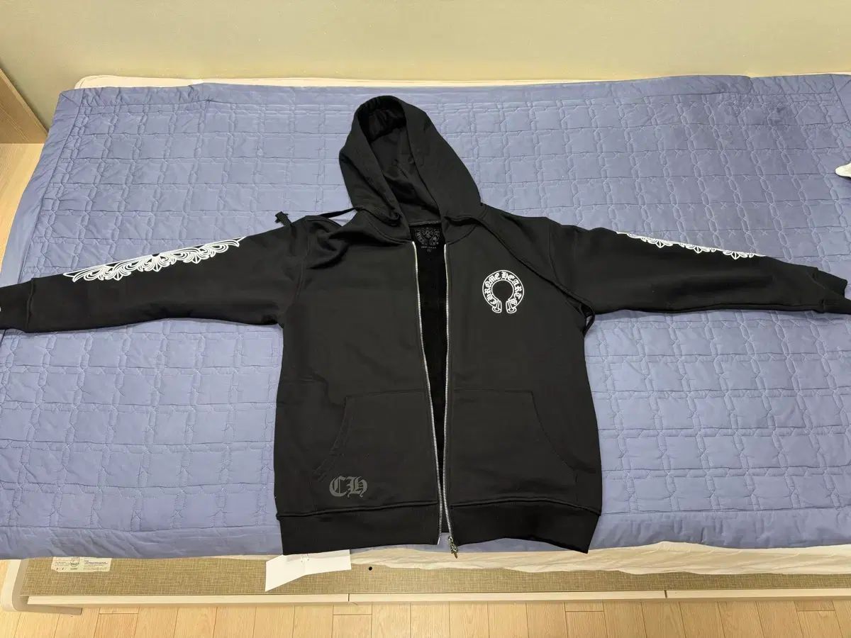 CHROME HEARTS クロムハーツ フード ジップアップ