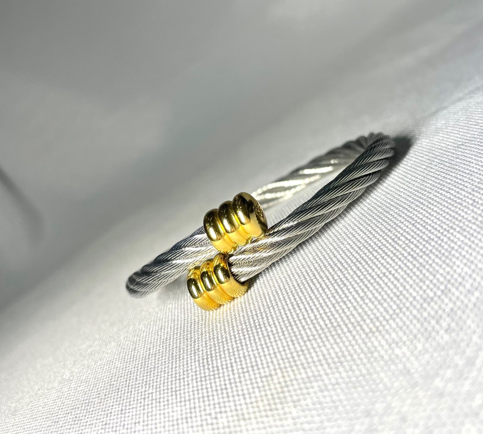 PHILIPPE CHARRIOL フィリップシャリオール ワイヤー ケーブルデザイン バングル ブレスレット ゴールド-シルバー 男女兼用