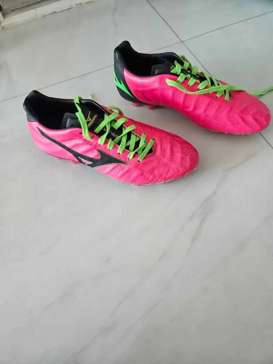 ミズノ 最高品質 選手用 ファン サッカーシューズ 265 です