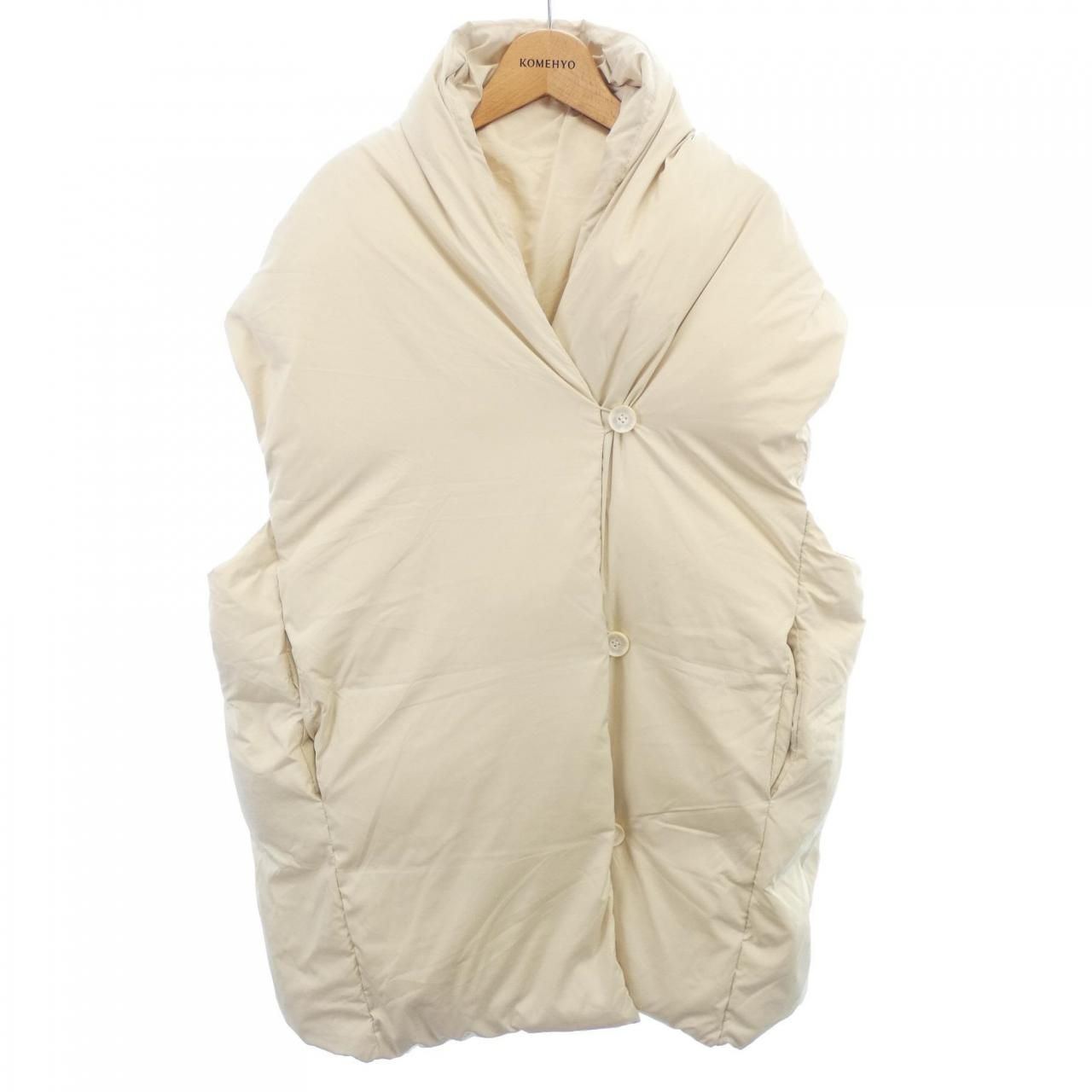 CYAN tokyo ダウンベスト