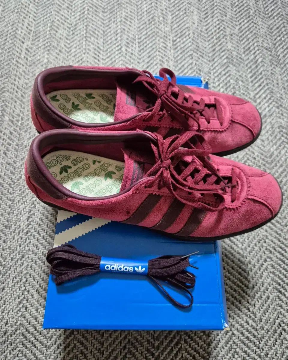 アディダス タバコ グルーエン バーガンディ 275