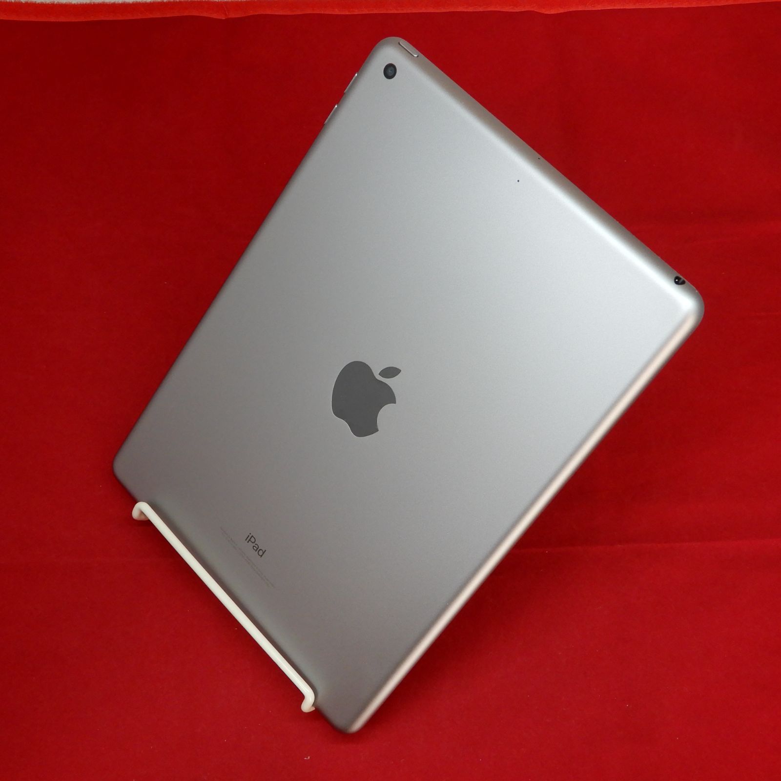 Apple MR 7 F 2 J|A iPad 第6世代 Wi-Fiモデル 9.7インチ 32 GB スペースグレイ