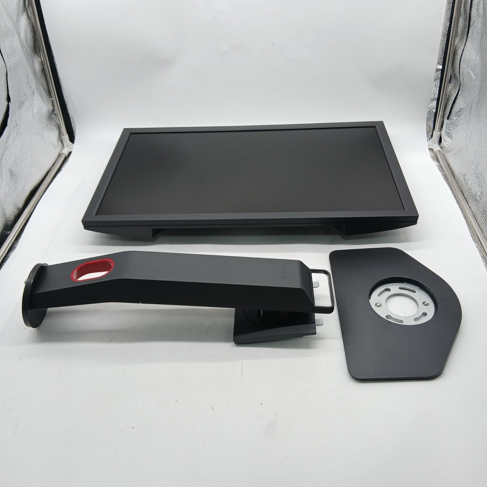 No.4750 ベンキュージャパン BenQ ZOWIE XL 2411 K ゲーミングモニター 24インチ|Full HD|TN|144 Hz|1 ms|DyAc|小さめ台座|OSDメニュー|指一本で高さ調整