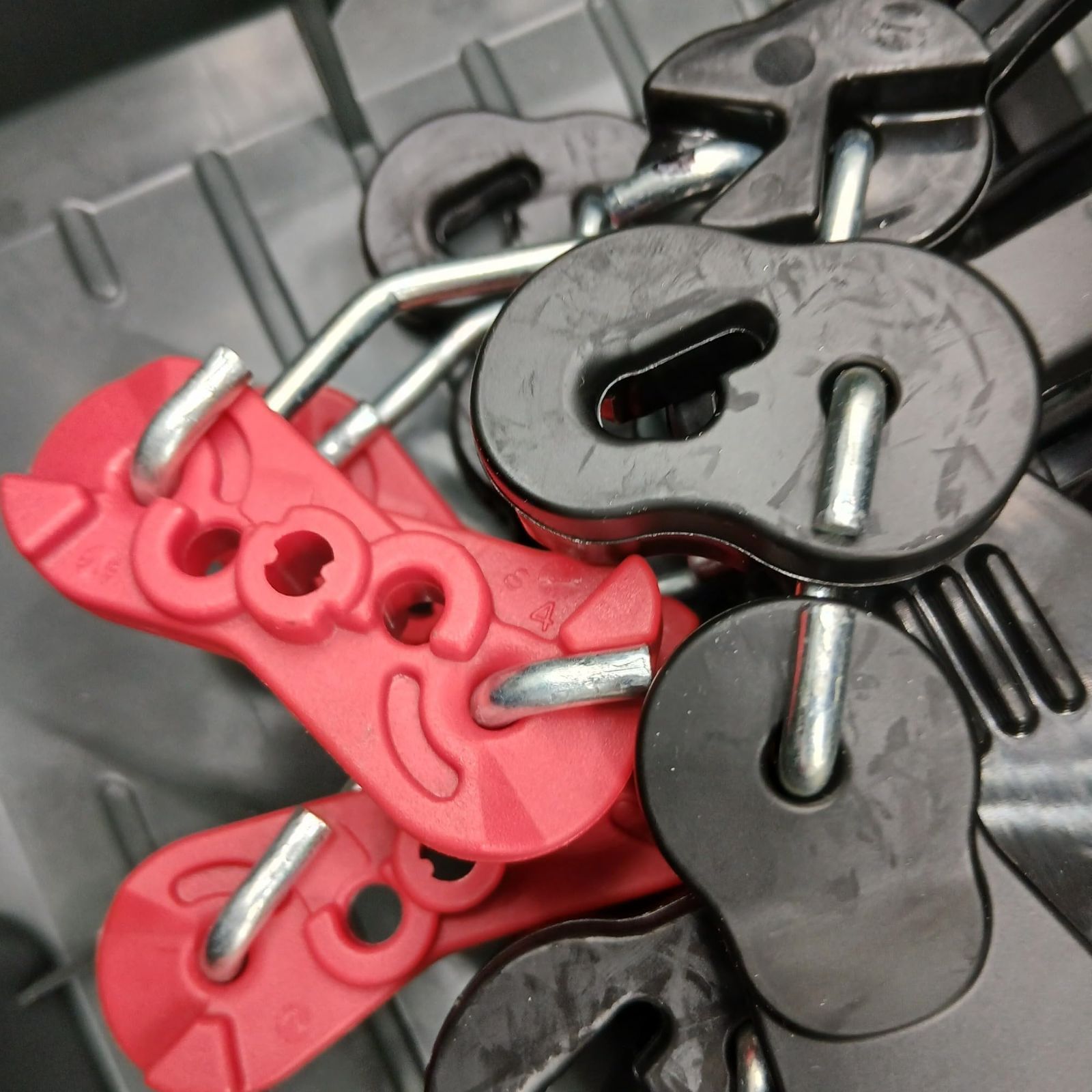  No.4751 カーメイト 簡単装着 日本製 JASAA認定 非金属 タイヤチェーン バイアスロン クイックイージー QE 14 L ブラック 非金属チェーン チェーン 滑り止め