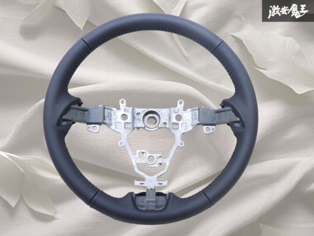 新車外し スズキ JB 64 W ジムニー ステアリングホイール ステアリング ハンドル レザー 黒 棚2 N 25