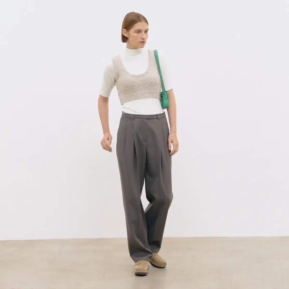 Ethos エートス プレーン ピンタック スラックス