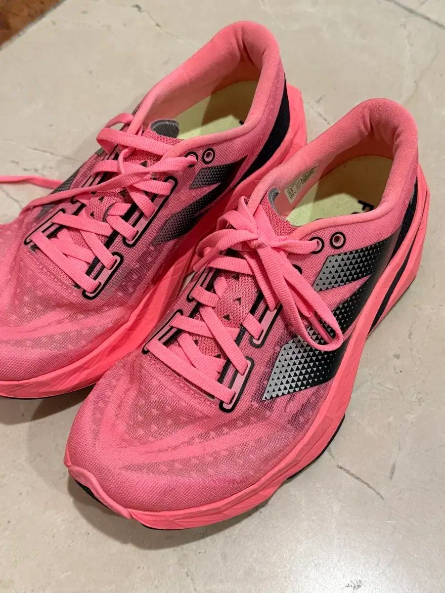 アディダス フューエルセル レベル v 4 235