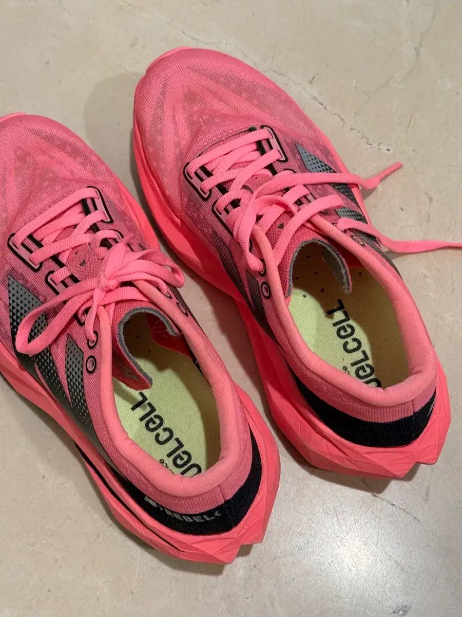 アディダス フューエルセル レベル v 4 235