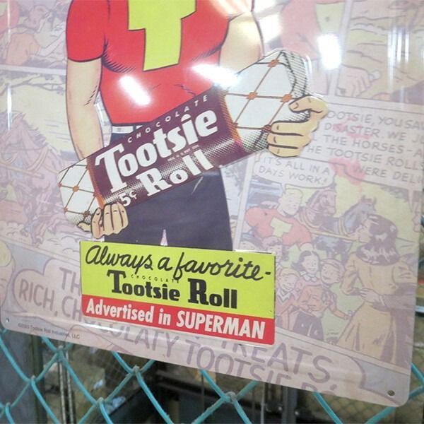 エンボス メタルサイン ブリキ看板 TOOTSIE ROLL CAPTAIN TOOSIE