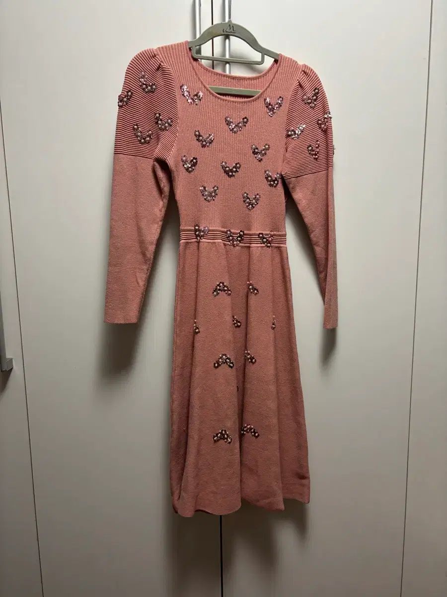 花スパンコール刺繍