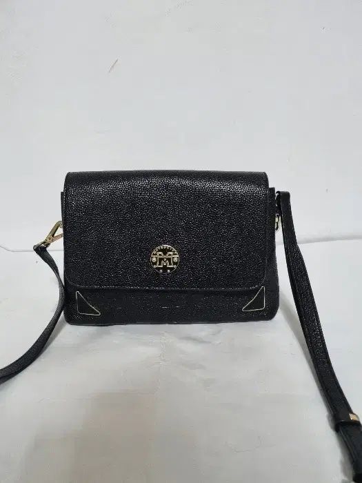 メトロシティ ブラック クロスバック バッグ