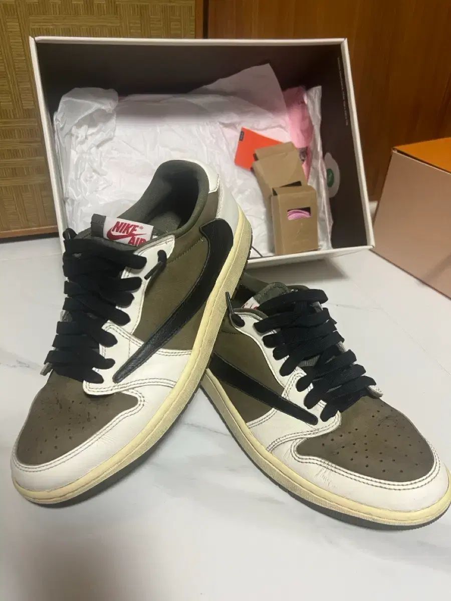 トラヴィススコット オリーブ 280