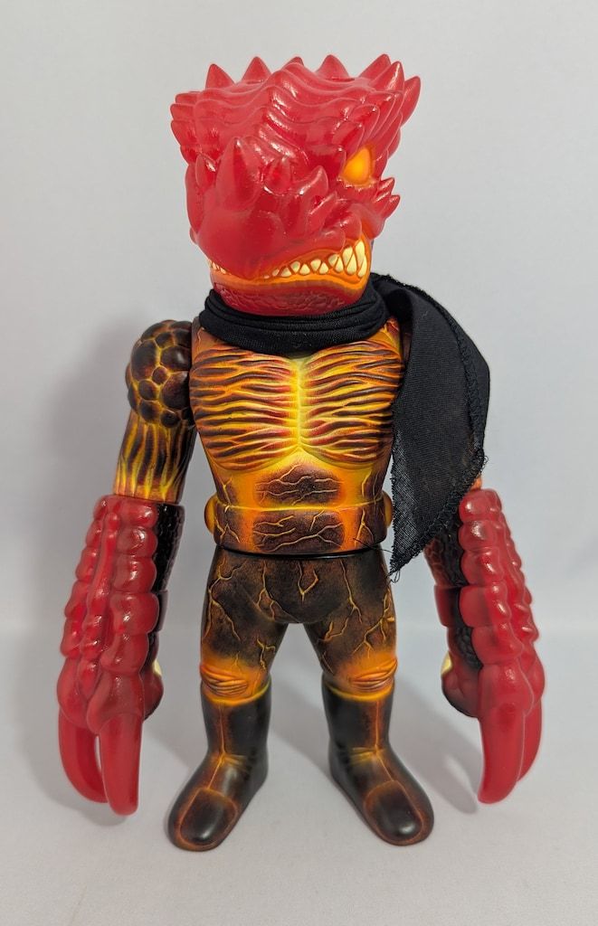 REALHEAD/ヒラリークリキントン ドラコマン クリアレッド成型/黒