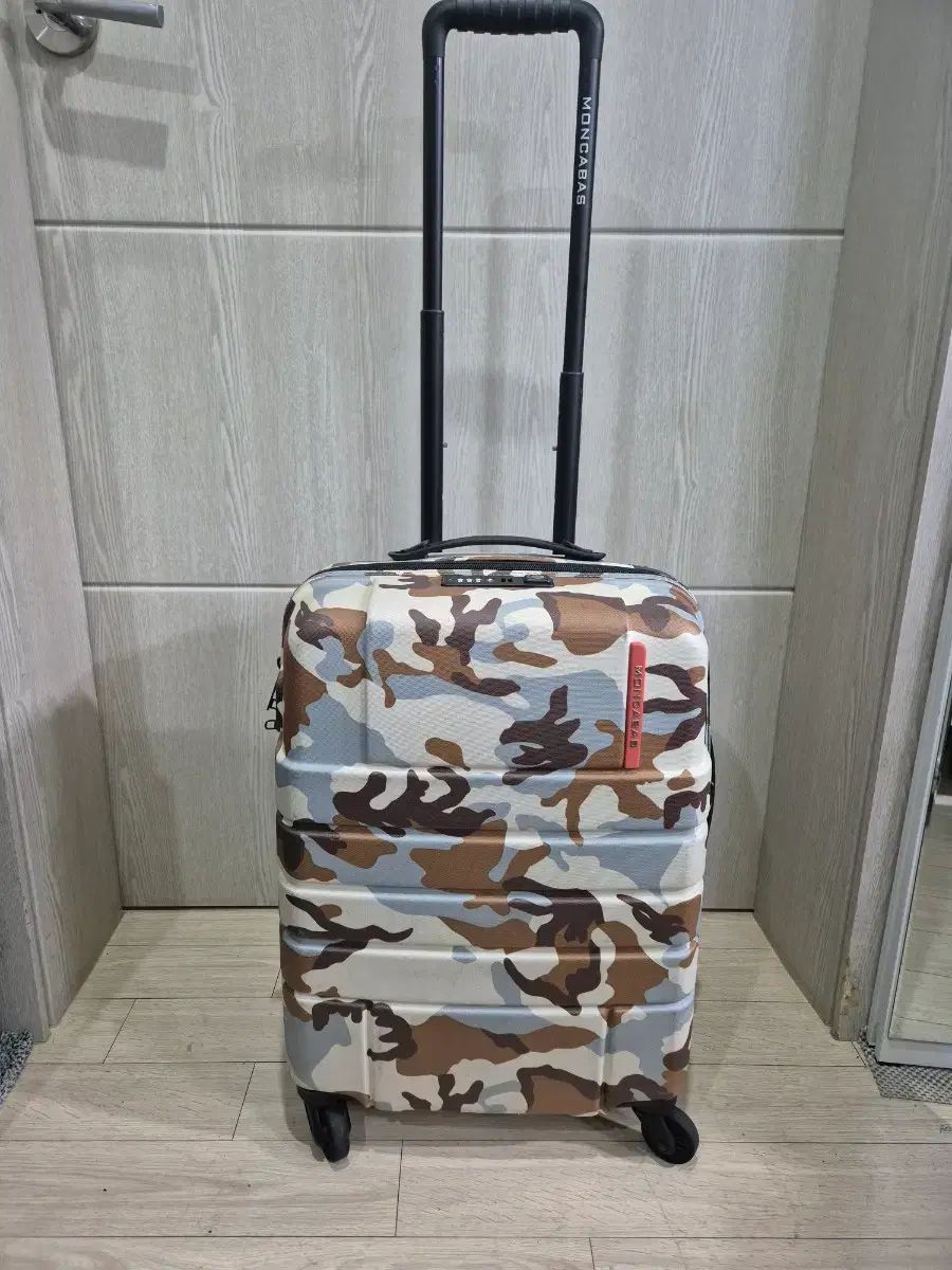 20インチ 몽카바 旅行用キャリー