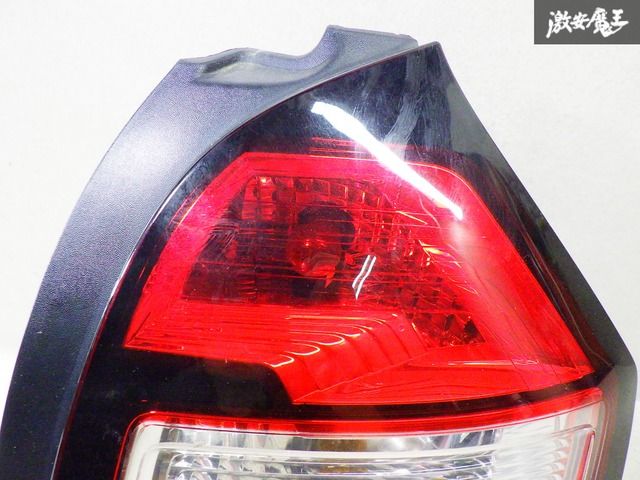 破損なし！】ルノー純正 AHA4B1 トゥインゴ AH系 テールライト