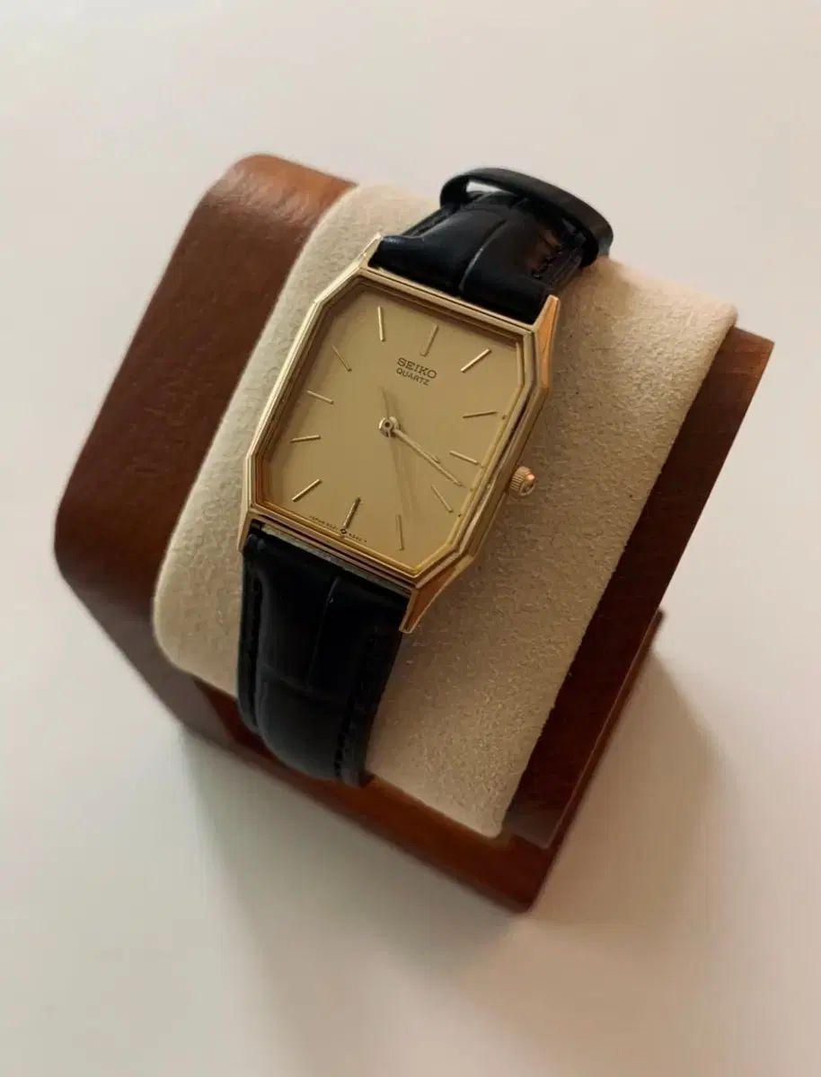 SEIKO セイコー Starship Square スタシ クオーツ GOLD