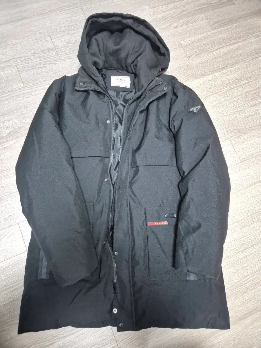 PRADA ブラック WHO フード パーカ