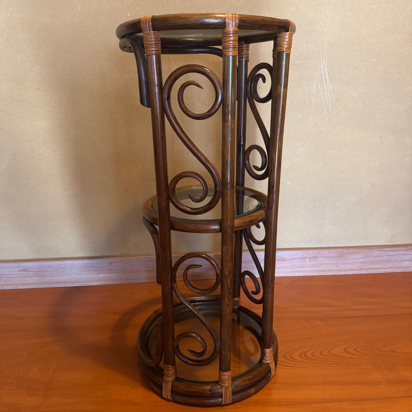 ラタン 3段ラック 飾り棚 サイドテーブル 籐家具 天然素材 昭和レトロ