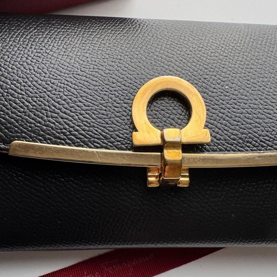 上 245 Ferragamo サルバトーレフェラガモ 2つ折り長財布
