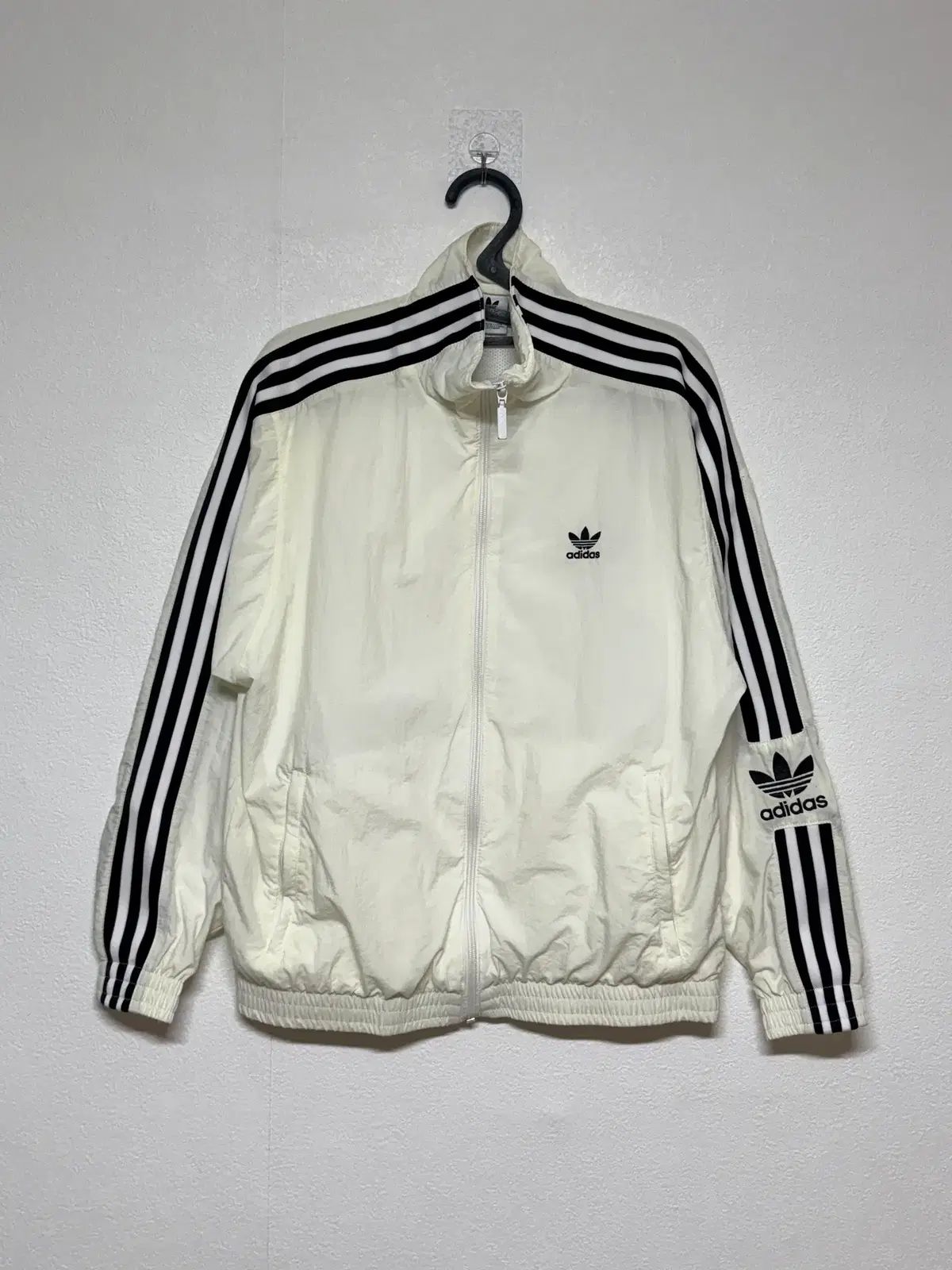 アディダス オリジナルス ウィンドブレーカー ジップアップ XS