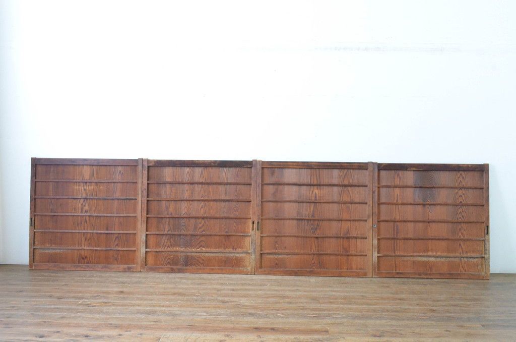 現状販売 舞良戸窓 セット アンティーク建具 まいらど 板戸 引き戸 4～7営業日前後で発送 修理加工希望の方3ヶ月程で発送 R-065325