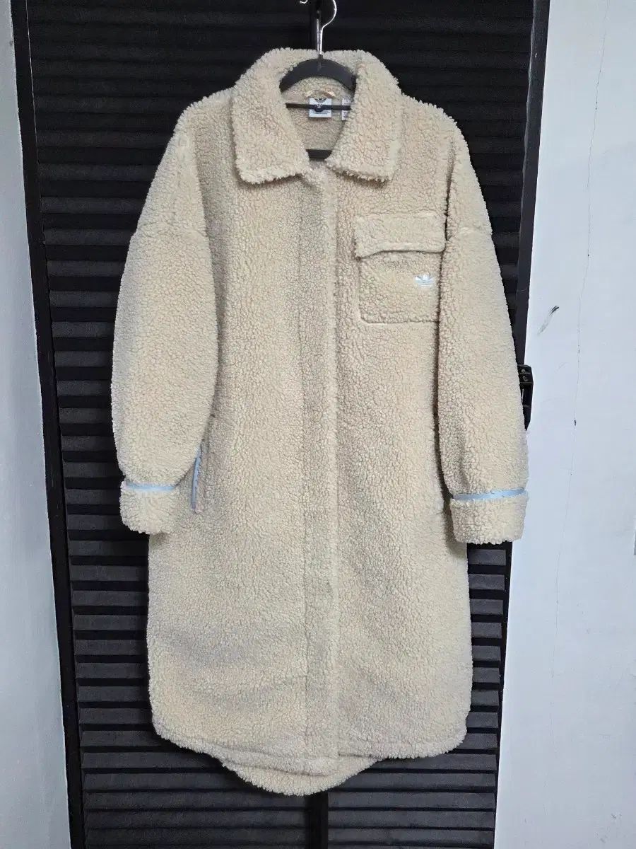 adidas シェルパ フリース ロングジャケット