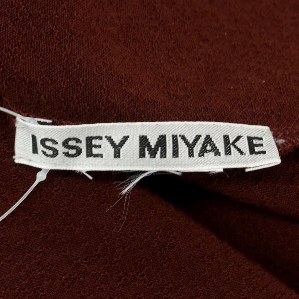 【中古】イッセイミヤケ ISSEY MIYAKE 2025年秋冬 ウール系 モックネック 長袖トップ ブラウン【サイズ表記なし（L位）】【レディース】 中古】イッセイミヤケ ISSEY MIYAKE 2025年秋冬 ウール系 モックネック