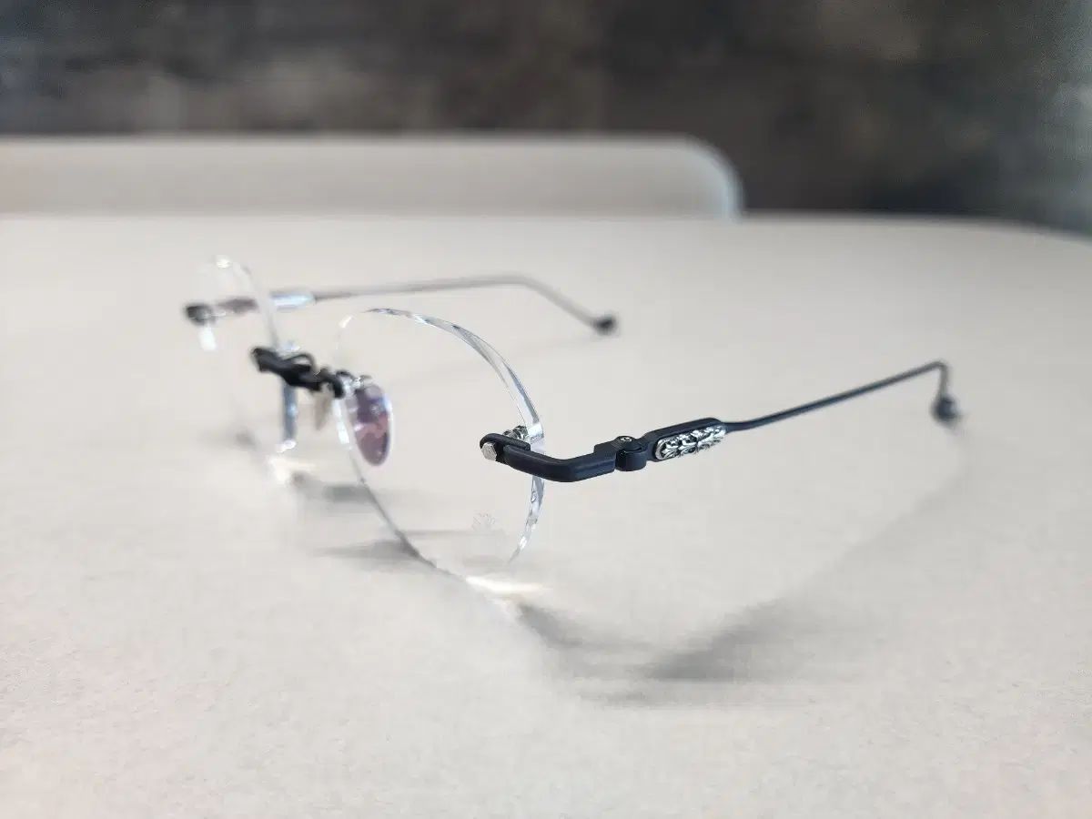  CHROME HEARTS クロムハーツ ソファ下 ♥品 サングラス 小物