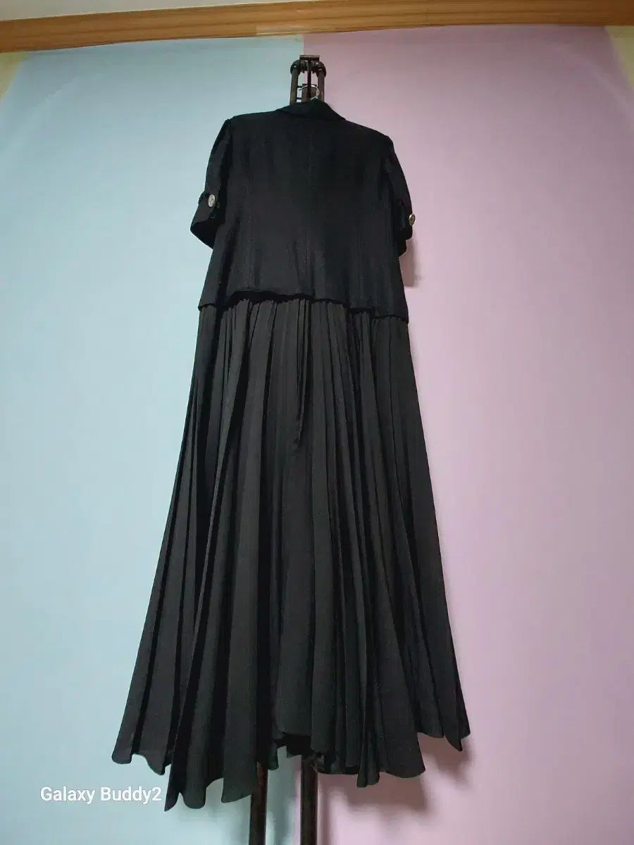 22年製品 TIME ブラック 半袖 プリーツ Long ONE PIECE 82