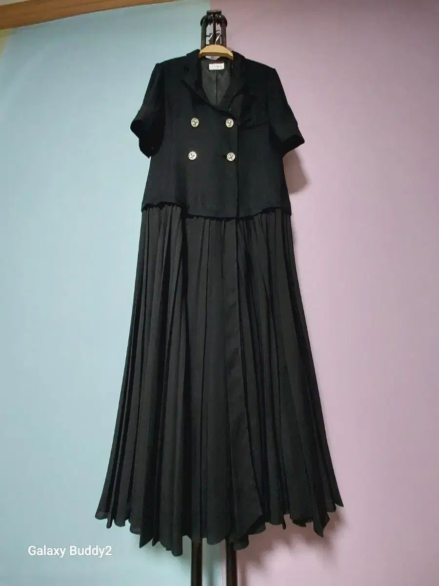 22年製品 TIME ブラック 半袖 プリーツ Long ONE PIECE 82