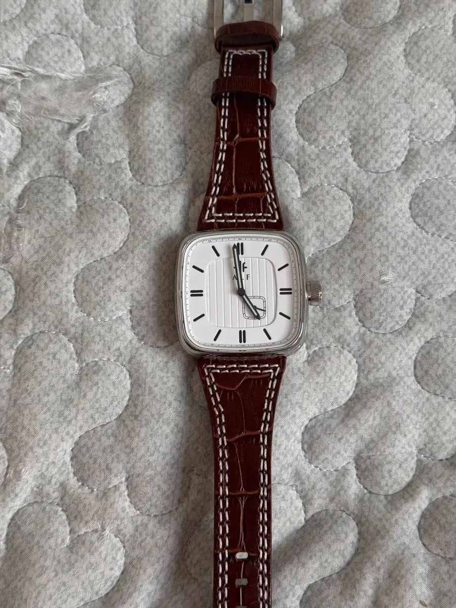 Alf スウェーデン マイクロブランド オートマチック時計