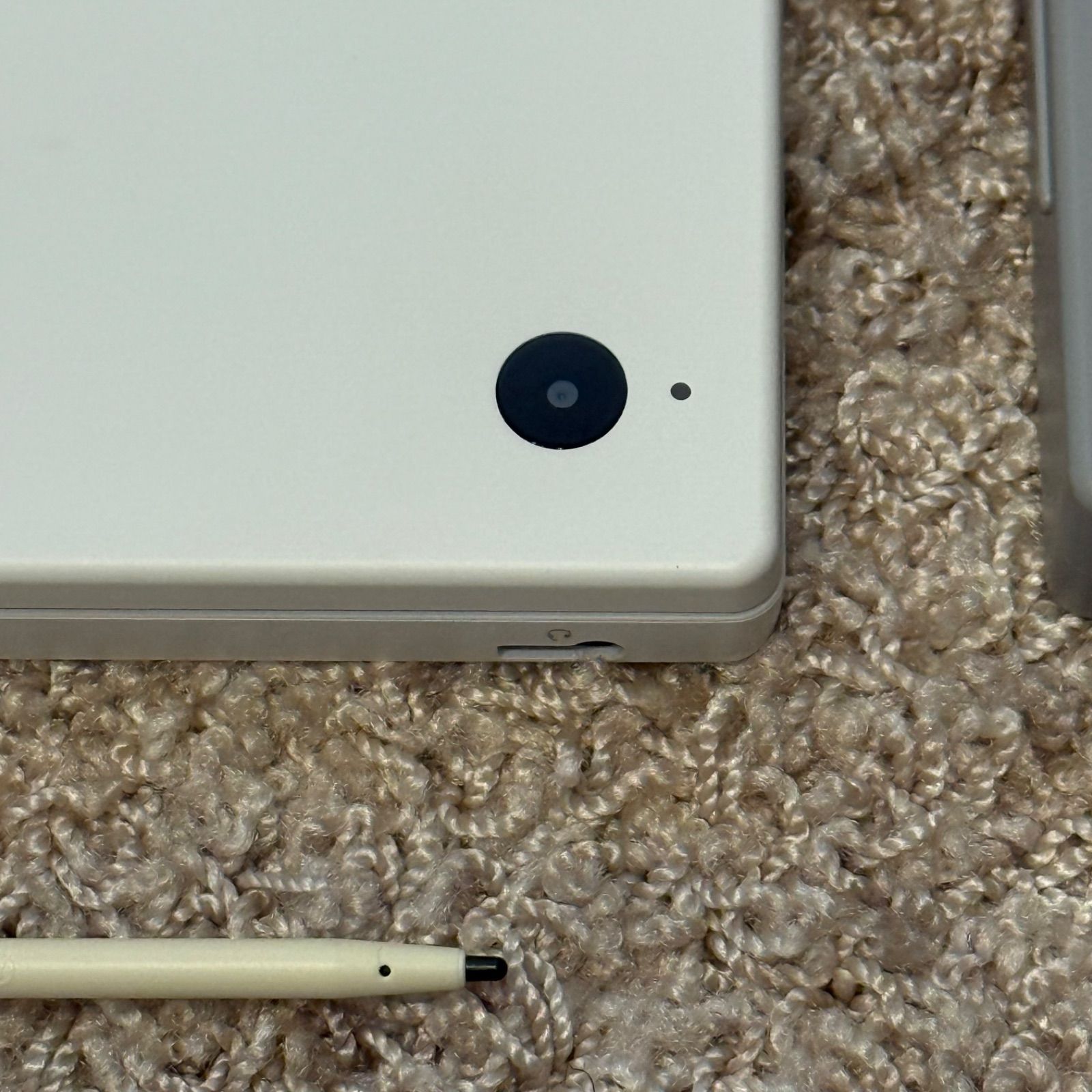 1-033【ほぼ未使用】ニンテンドーDSi ホワイト - メルカリ