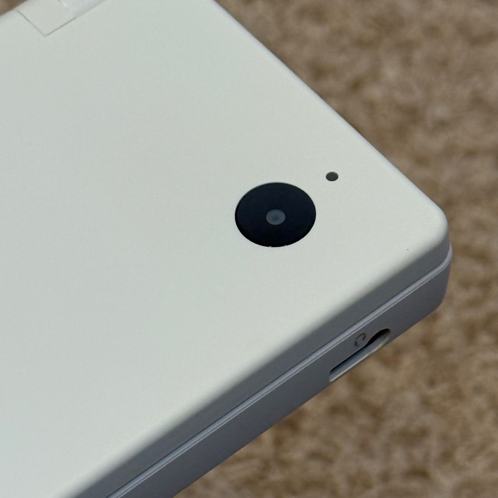 1-033【ほぼ未使用】ニンテンドーDSi ホワイト - メルカリ