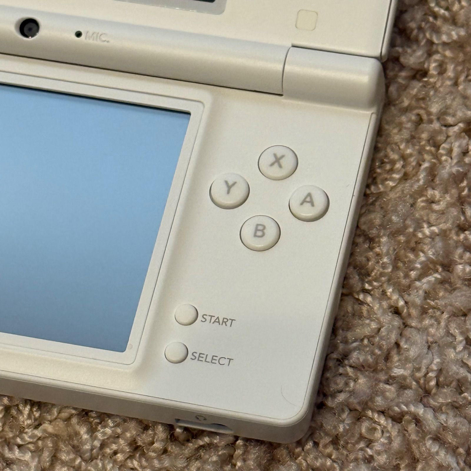 【極美品】ニンテンドーDSi ホワイト 箱付き ③ 1-033【ほぼ未使用】ニンテンドーDSi ホワイト - メルカリ