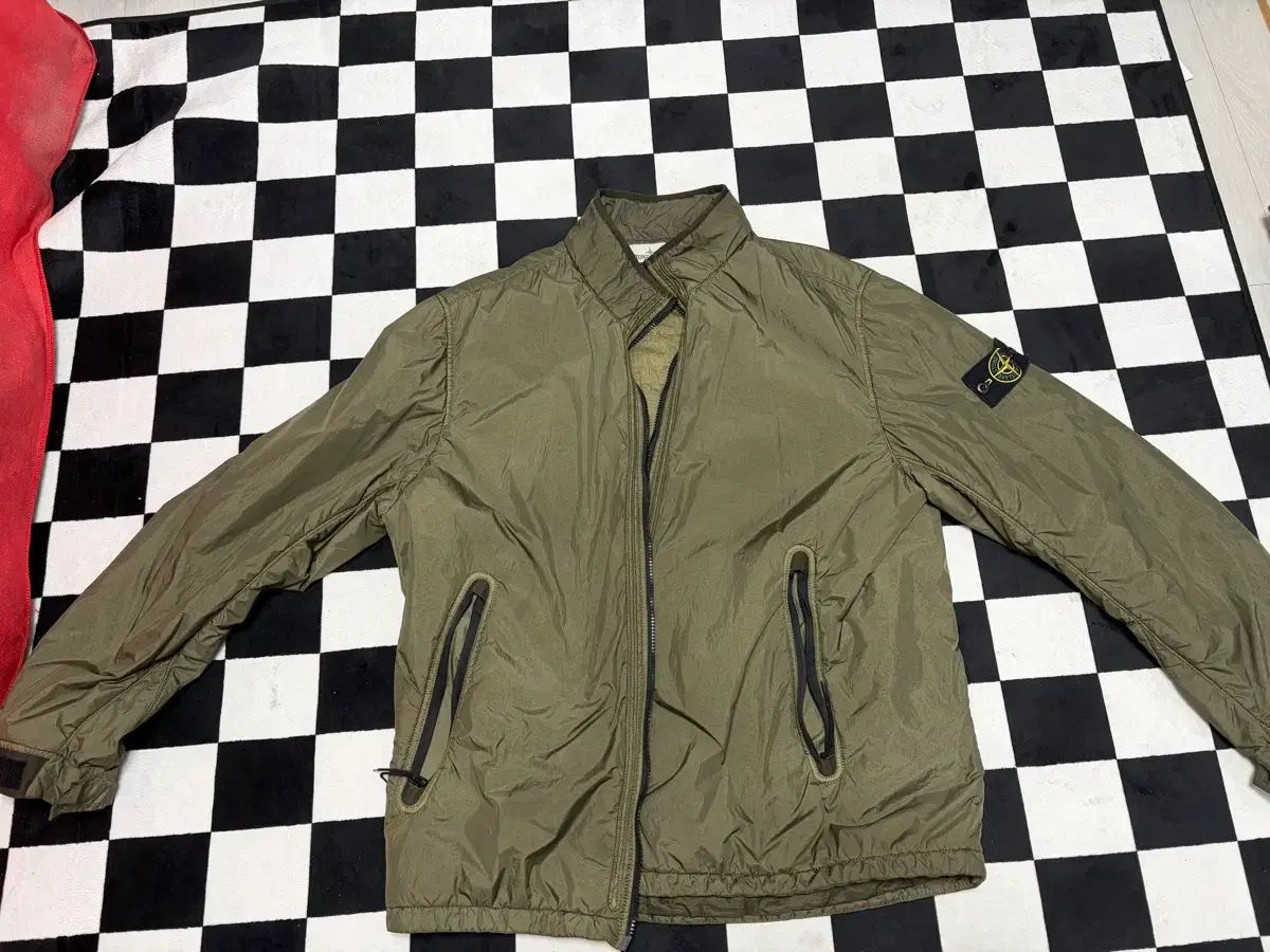 STONE ISLAND ストーンアイランド カーキ色 ダウン 3 XL