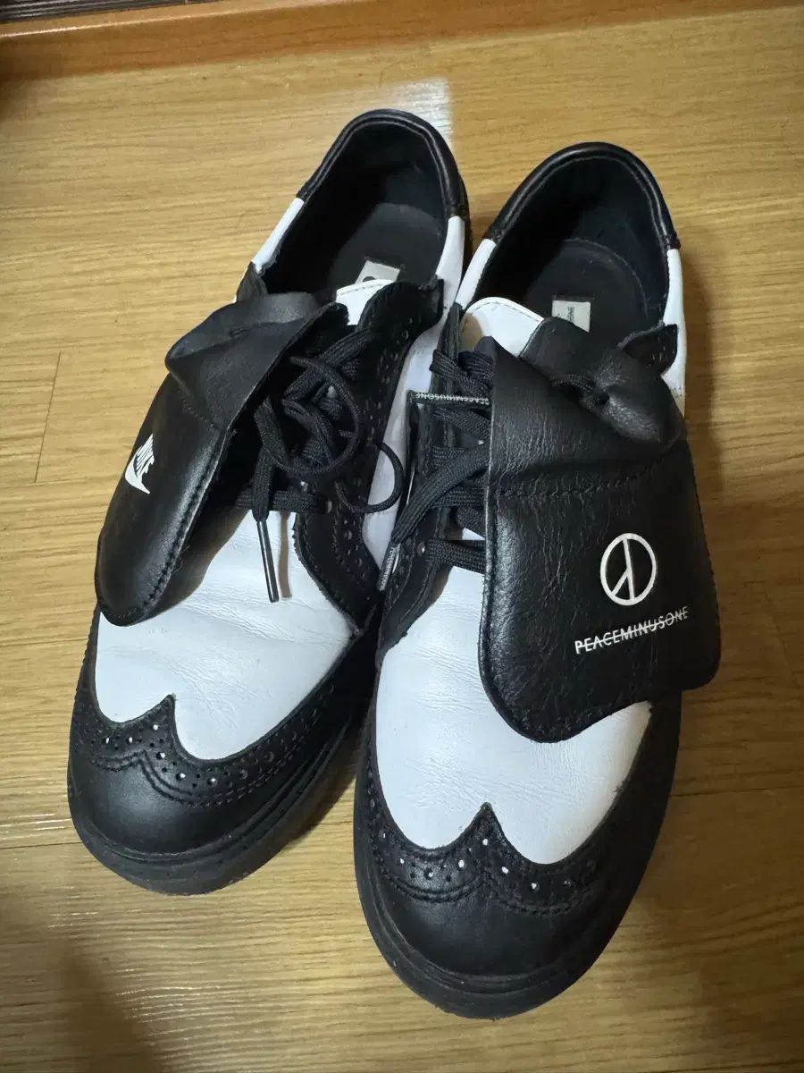 PEACEMINUSONE ウイングチップ シューズ ブラック アンド 白