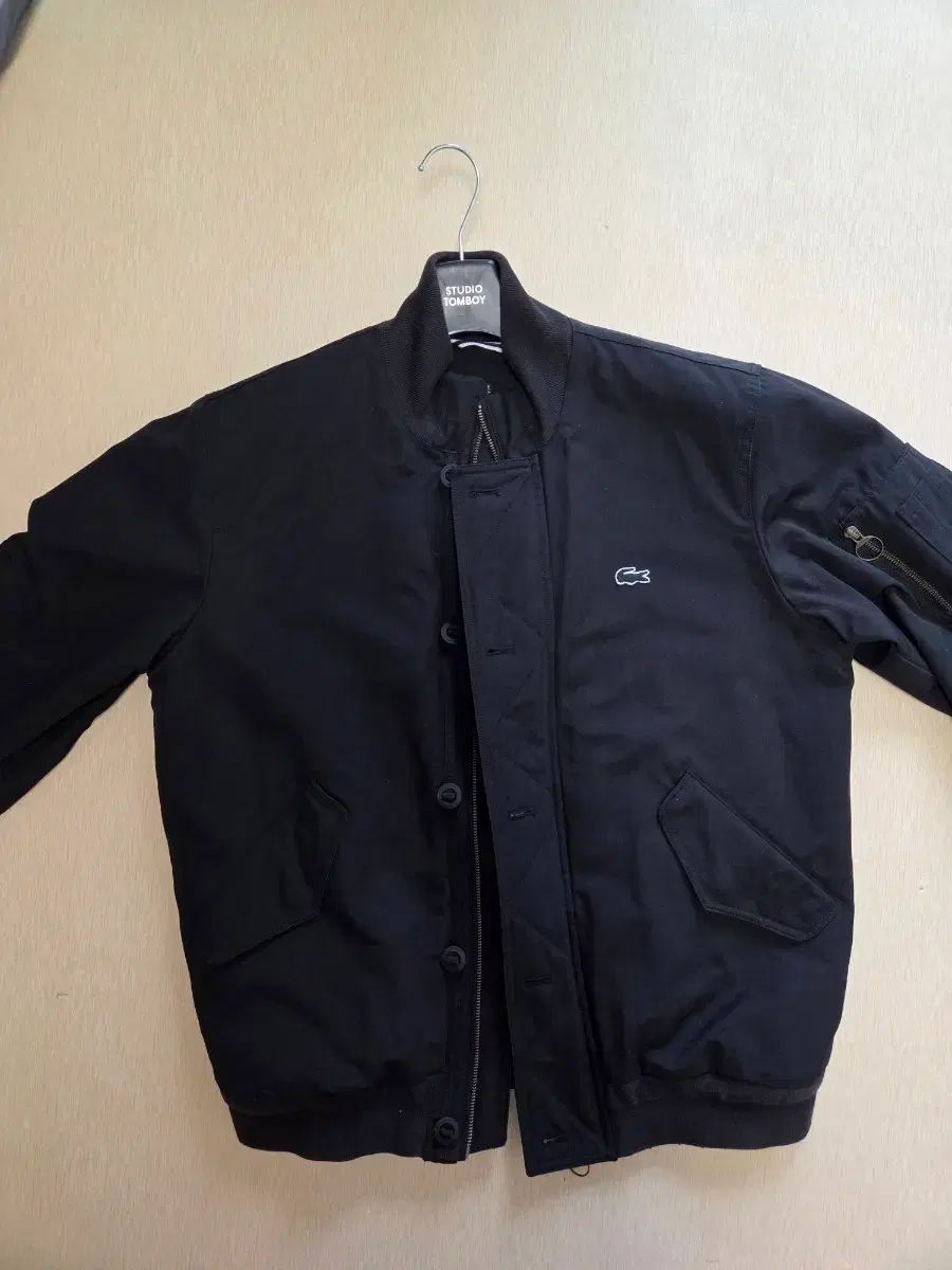 LACOSTE ブラック MA-1 ブルゾン ジャケット サイズ 52 105